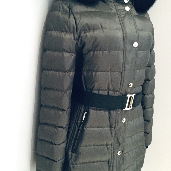 BURBERRY LONDON ABBEYDALE FOX-FUR TRIMMED PUFFER COAT - Picture 5 of 14